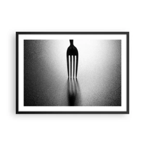 Plakat w czarnej ramie - Minimalistyczne ujęcie widelca w czerni i bieli z grą cieni - 70x50cm - Światło i cień - Nowoczesna dekoracja ścienna do salonu i sypialni ARTTOR