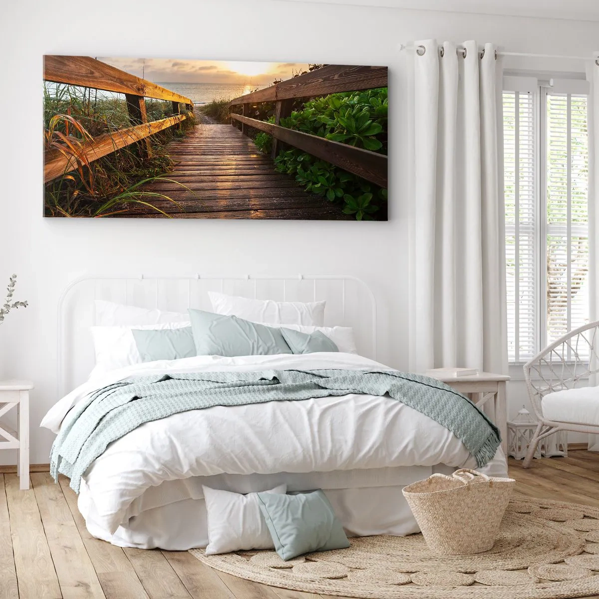 Obraz na płótnie - Drewniany pomost prowadzący na plażę o zachodzie słońca - 140x50cm - I wprost nad brzeg - Nowoczesna dekoracja ścienna do salonu i sypialni ARTTOR
