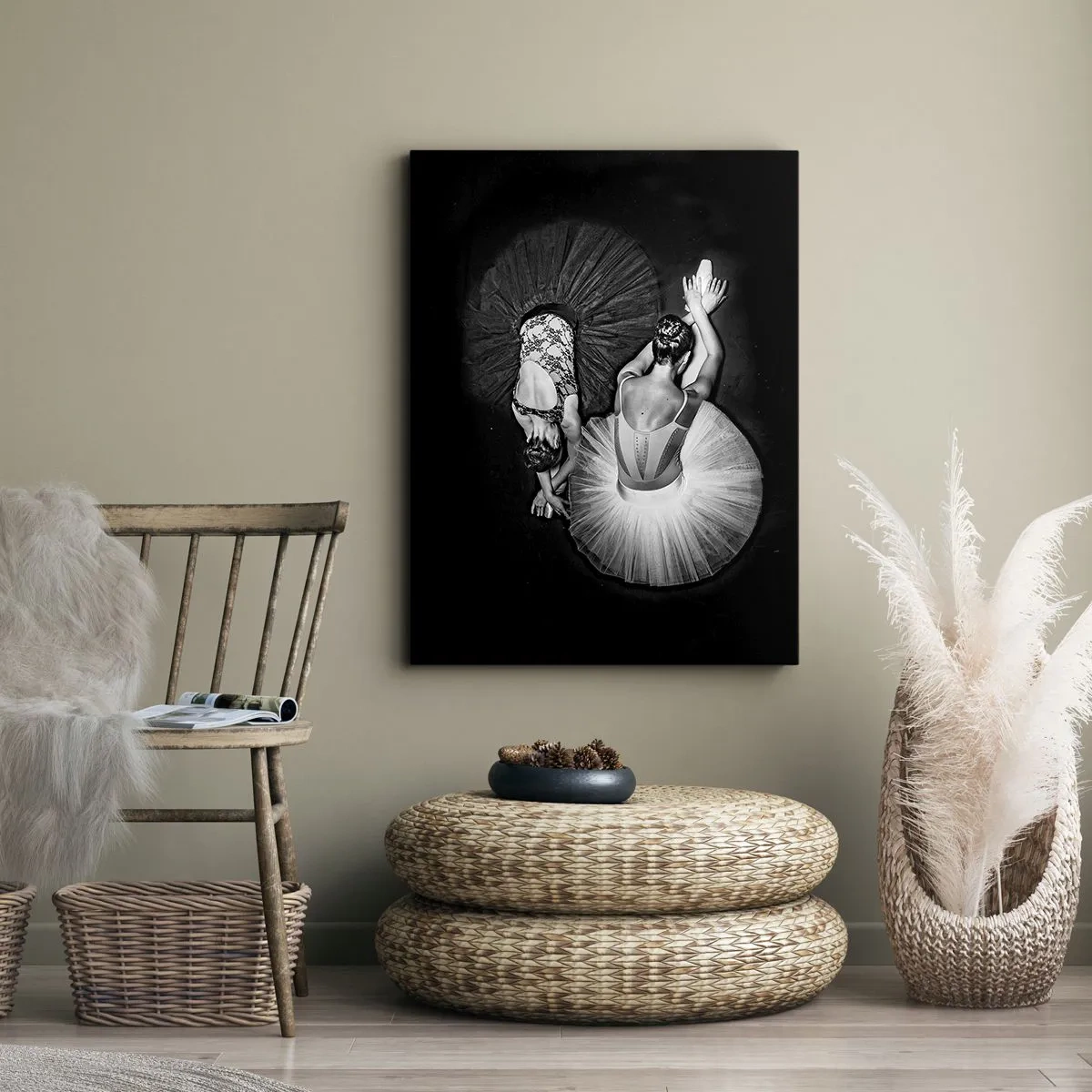 Obraz na płótnie - Czarno-białe baletnice w pozie jin i jang na ciemnym tle - 50x70cm - Jin i jang – idealna równowaga - Nowoczesna dekoracja ścienna do salonu, kuchni i sypialni ARTTOR