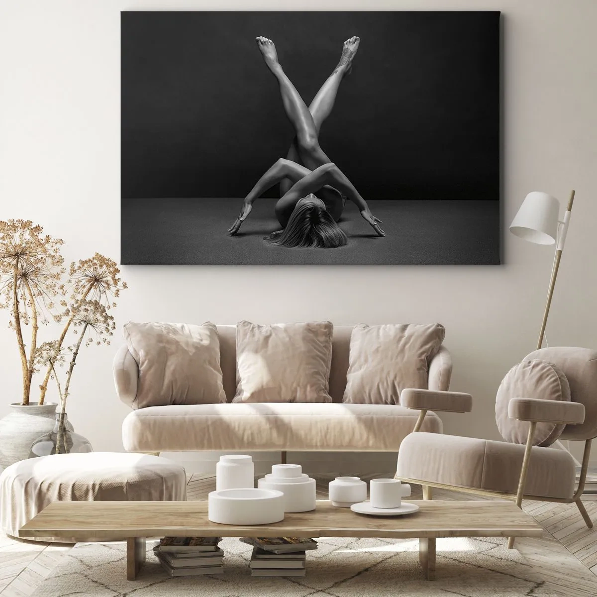 Obraz na płótnie - Artystyczne ujęcie kobiety w czarno-białej tonacji - 70x50cm - Geometria nagości - Nowoczesna dekoracja ścienna do salonu i sypialni ARTTOR