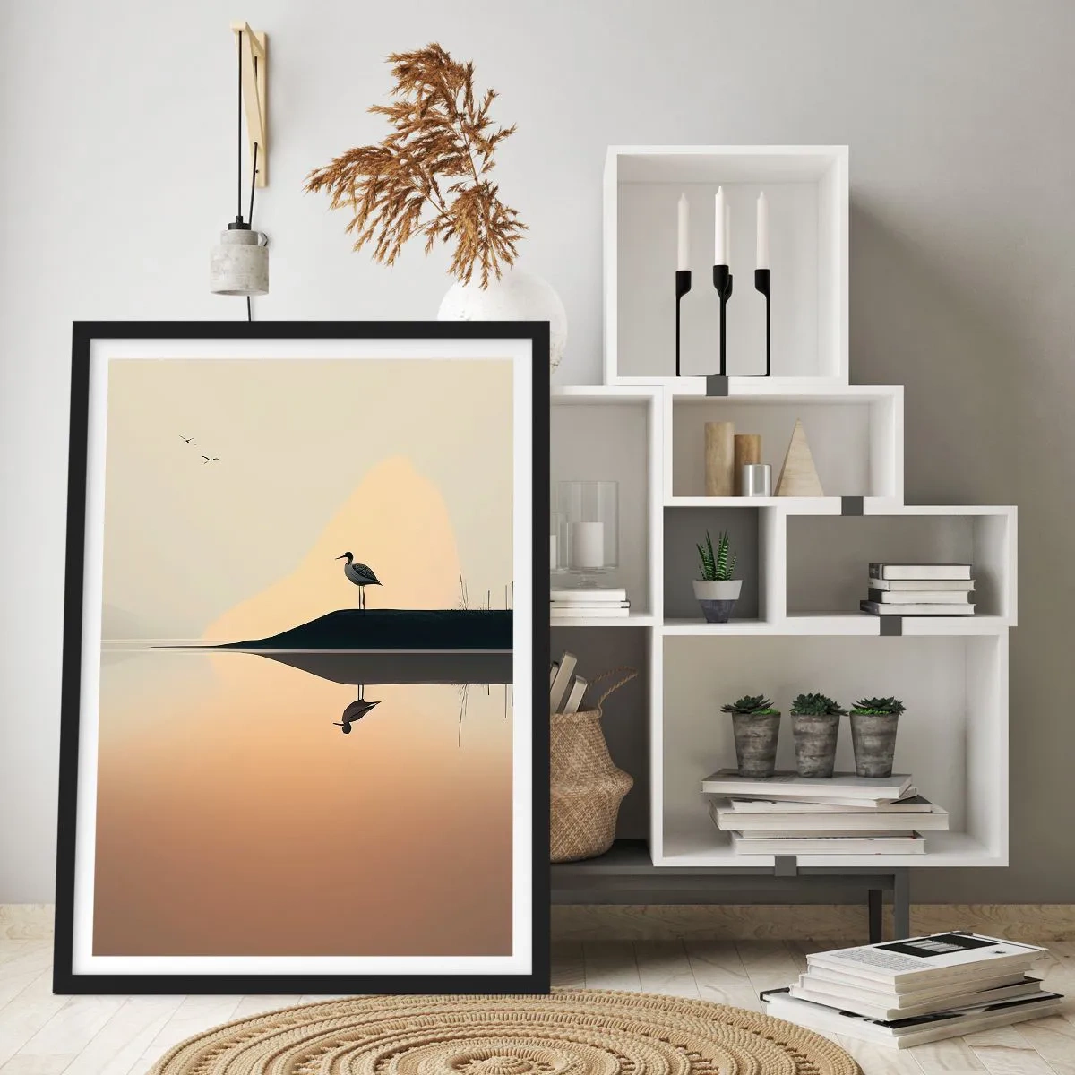 Plakat w czarnej ramie - Bocian stojący na brzegu jeziora z odbiciem w wodzie - 50x70cm - Pan na jeziorze - Nowoczesna dekoracja ścienna do salonu i sypialni ARTTOR