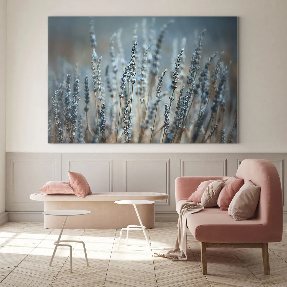 Obraz na szkle - Pole lawendy w delikatnym świetle o chłodnym odcieniu - 70x50cm - Pachnący łan - Nowoczesna dekoracja ścienna do salonu i sypialni ARTTOR