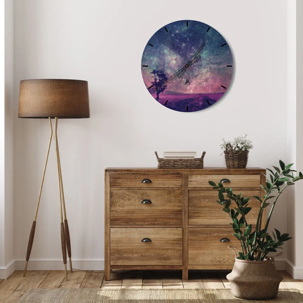 Zegar ścienny - Kosmiczny krajobraz z drzewem pod gwiazdami - 30x30cm - Pod magicznym niebem - Nowoczesna dekoracja ścienna do salonu, kuchni i sypialni ARTTOR