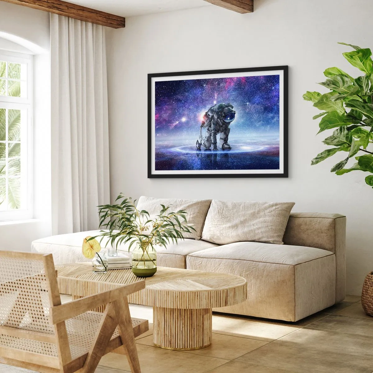 Plakat w czarnej ramie - Astronauta w galaktycznym krajobrazie - 70x50cm - Niebo gwiaździste nade mną - Nowoczesna dekoracja ścienna do salonu i sypialni ARTTOR