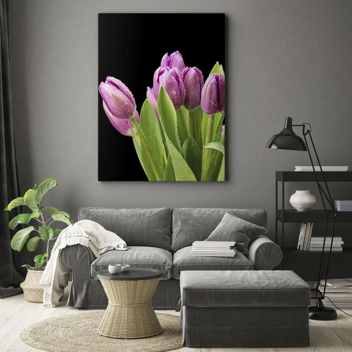 Obraz na płótnie - Różowe tulipany z kroplami rosy na czarnym tle - 70x100cm - Liliowa radość wiosny - Nowoczesna dekoracja ścienna do salonu i sypialni ARTTOR
