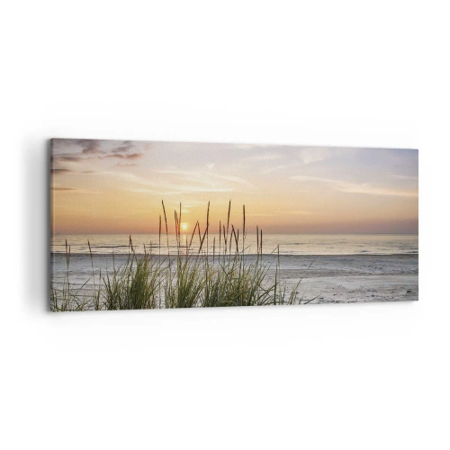 Obraz na płótnie - Piaszczysta plaża o zachodzie słońca z trawami w tle - 120x50cm - Popatrz, pomyśl, poczuj - Nowoczesna dekoracja ścienna do salonu i sypialni ARTTOR