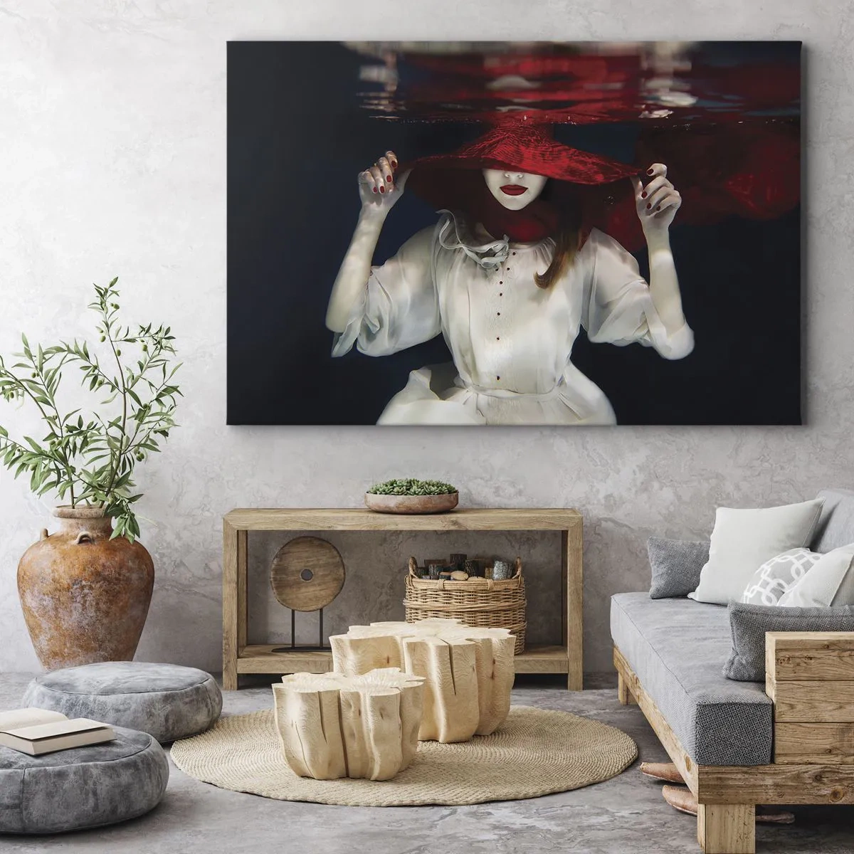 Obraz na płótnie - Kobieta w czerwonym kapeluszu zanurzona w wodzie - 100x70cm - Dziwożona - Nowoczesna dekoracja ścienna do salonu, kuchni i sypialni ARTTOR