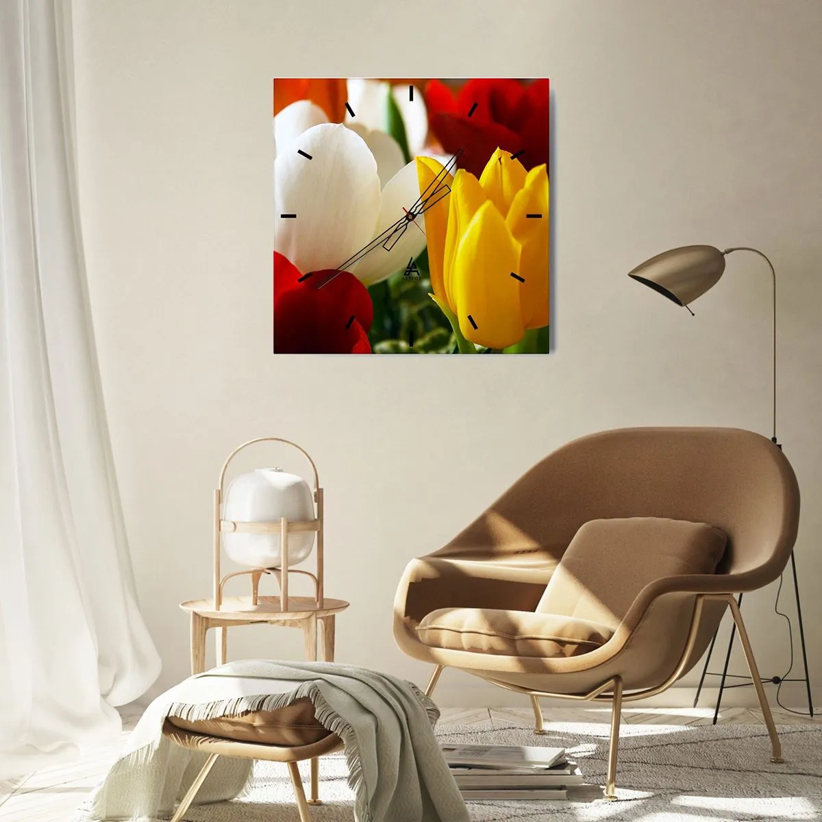 Zegar ścienny - Kolorowe tulipany w zbliżeniu na wiosennym tle - 30x30cm - Tulipanowa gorączka - Nowoczesna dekoracja ścienna do salonu i sypialni ARTTOR