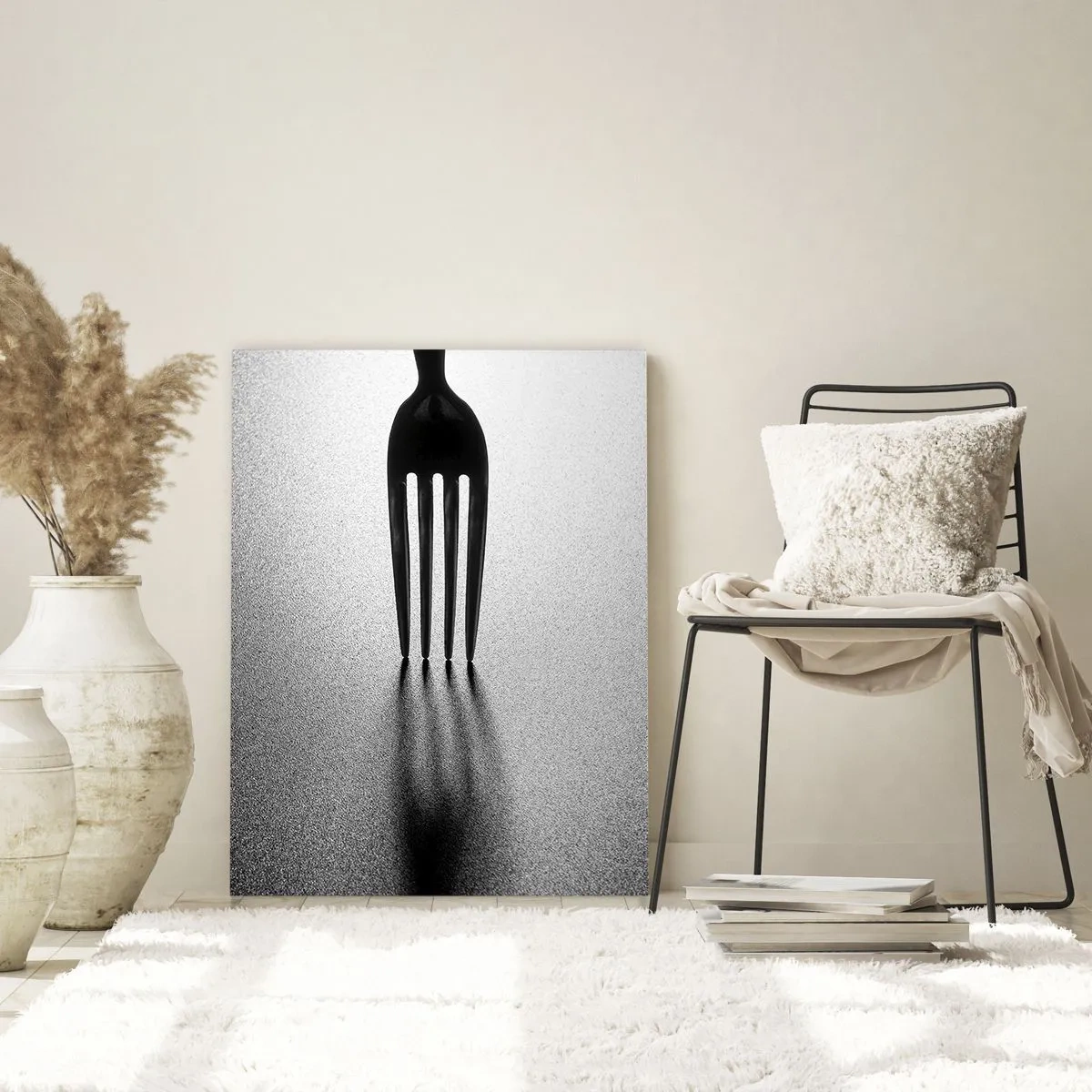 Obraz na szkle - Widelec rzucający cień w minimalistycznej czarno-białej kompozycji - 50x70cm - Światło i cień - Nowoczesna dekoracja ścienna do salonu, kuchni i sypialni ARTTOR