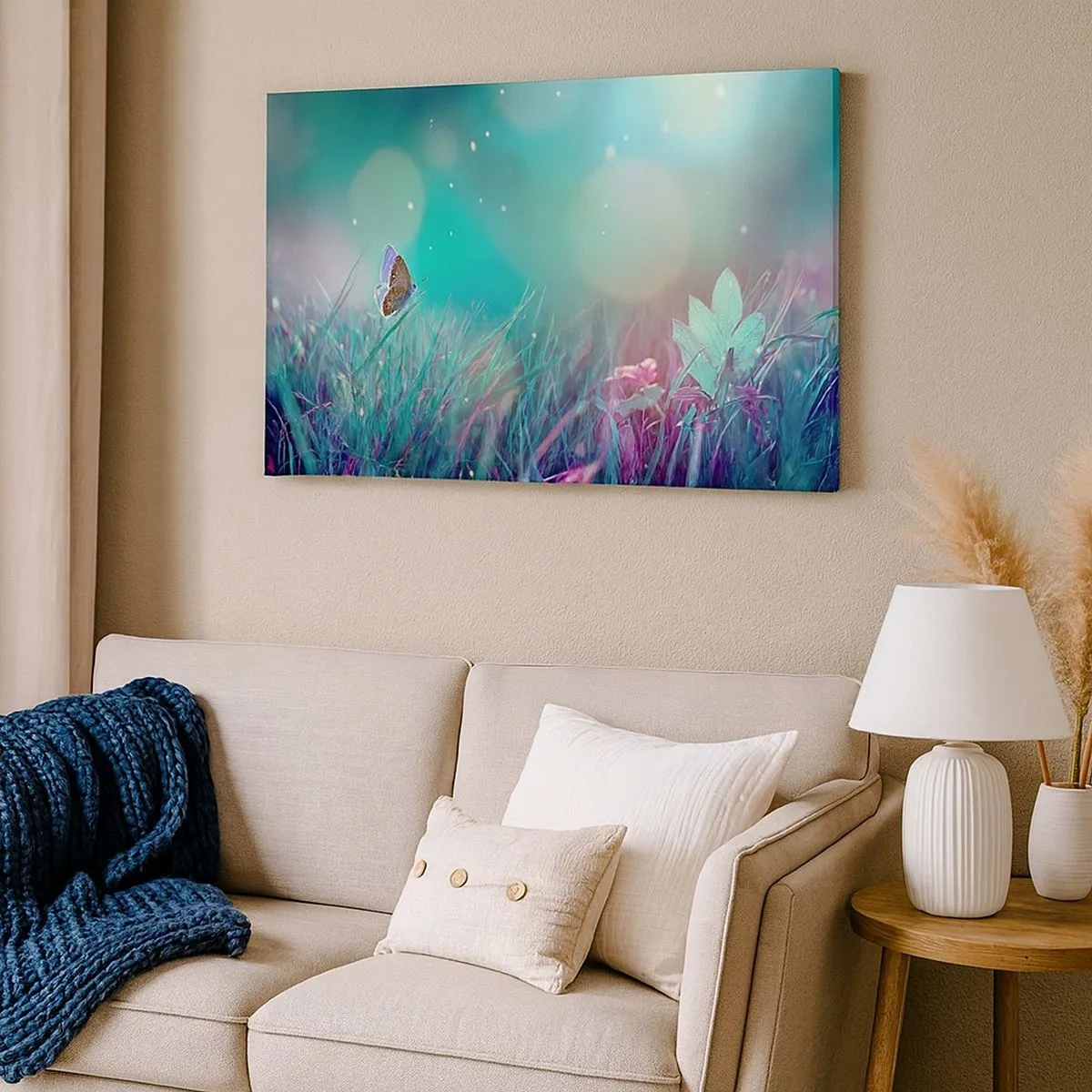 Obraz na płótnie - Motyl na trawie w świetle rozmytych refleksów - 70x50cm - Sekretne życie łąki - Nowoczesna dekoracja ścienna do salonu i sypialni ARTTOR