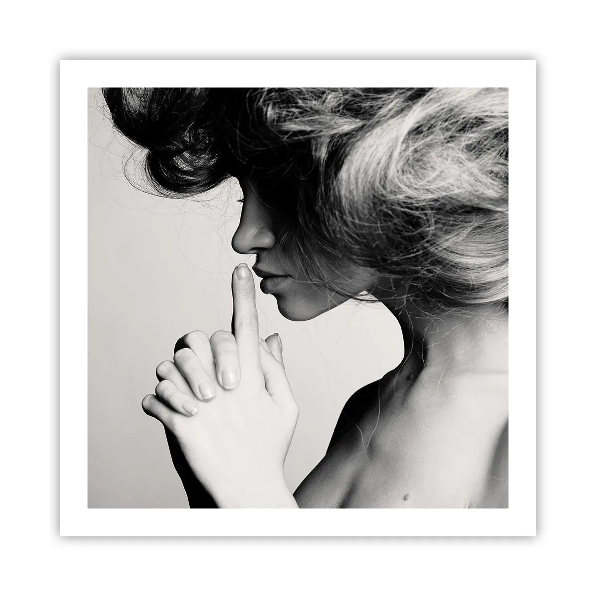 Plakat - Zasłuchana w sobie - 60x60 cm