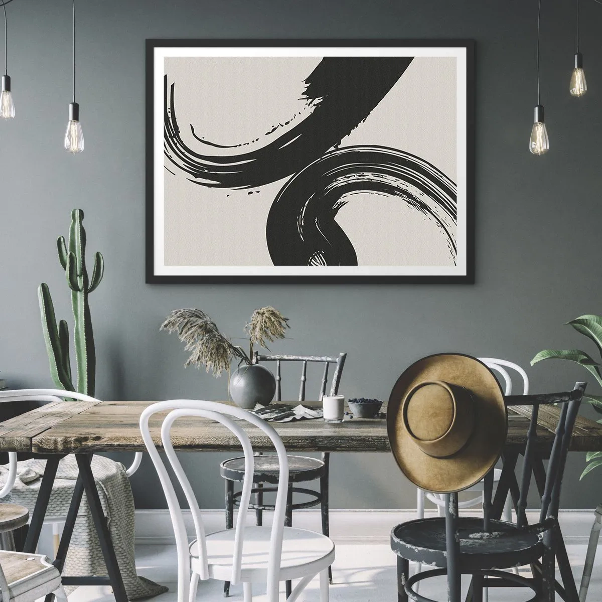 Plakat w czarnej ramie - Dynamiczne pociągnięcia pędzla w czerni na jasnym tle - 70x50cm - Zamaszyście i koliście - Nowoczesna dekoracja ścienna do salonu i sypialni ARTTOR