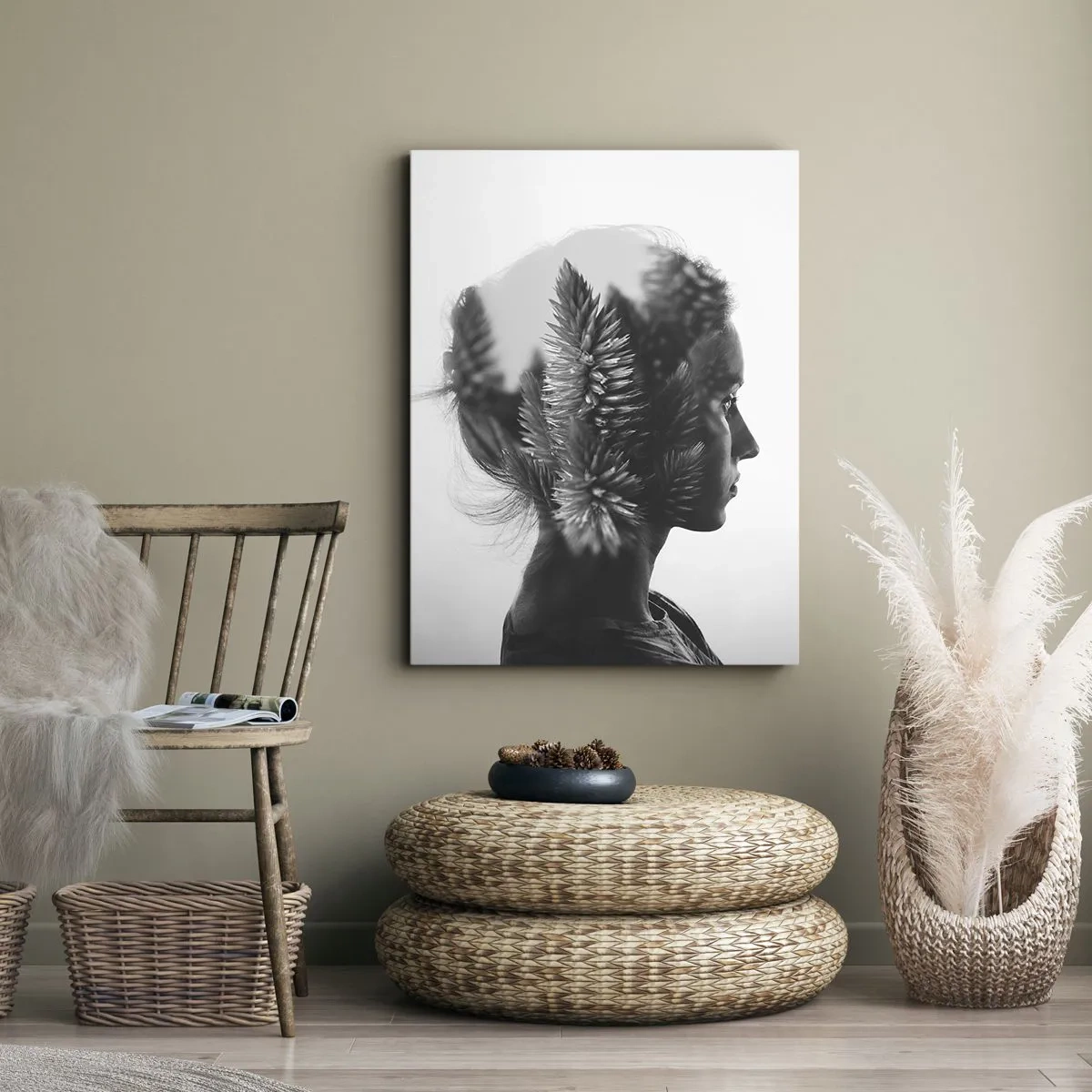 Obraz na płótnie - Czarno-biała sylwetka kobiety z roślinnym motywem w technice podwójnej ekspozycji - 50x70cm - Pani sosnowego lasu - Nowoczesna dekoracja ścienna do salonu, kuchni i sypialni ARTTOR