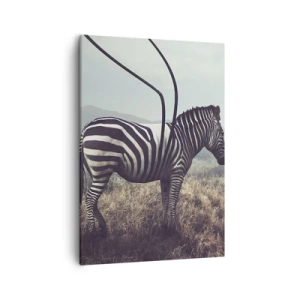 Obraz na płótnie - Surrealistyczna zebra z wydłużonymi czarnymi pasami na tle sawanny - 50x70cm - Uwaga! Usterka - Nowoczesna dekoracja ścienna do salonu, kuchni i sypialni ARTTOR