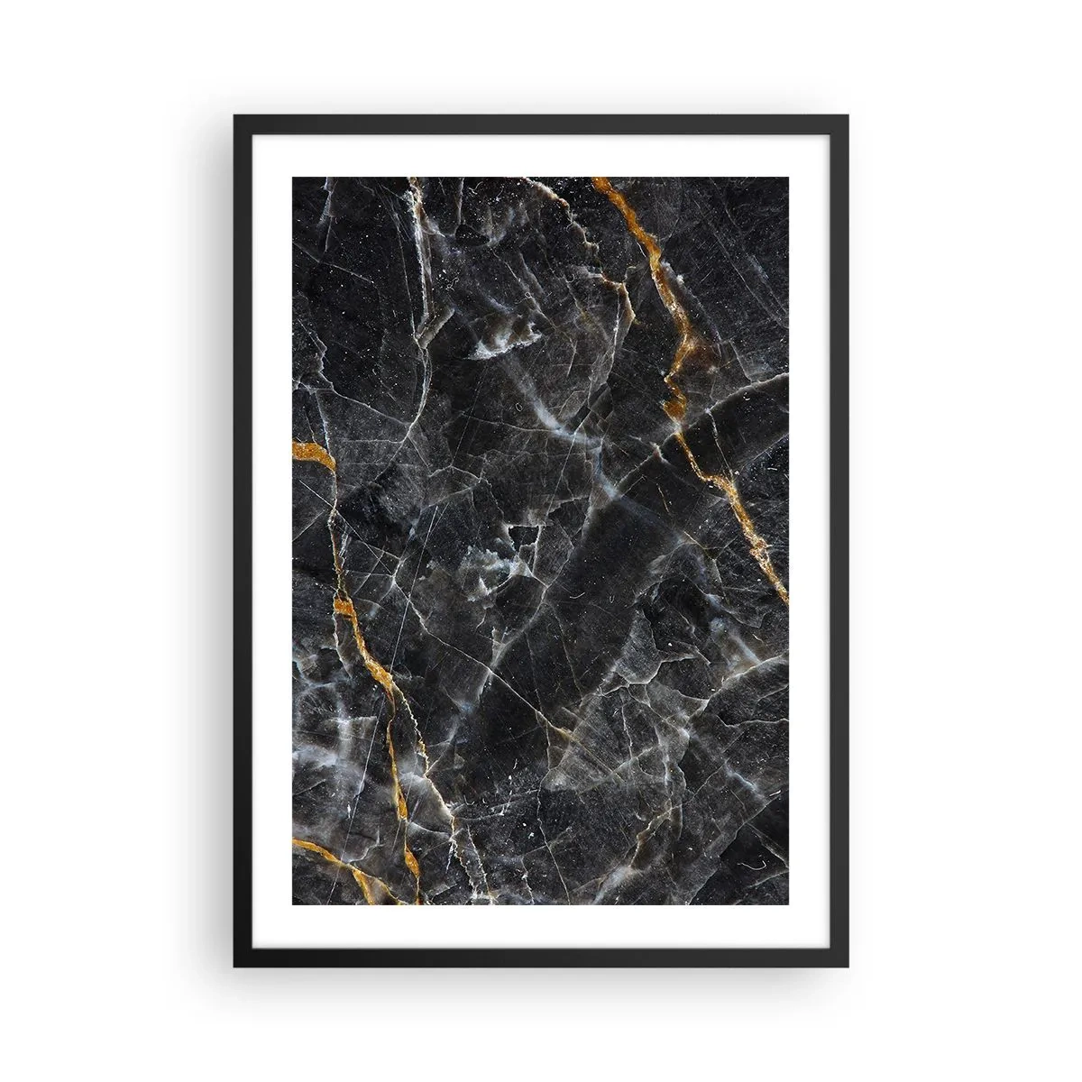 Plakat w czarnej ramie - Czarny marmur z subtelnymi złotymi żyłami w eleganckiej ramie - 50x70cm - Wewnętrzne życie kamienia - Nowoczesna dekoracja ścienna do salonu i sypialni ARTTOR