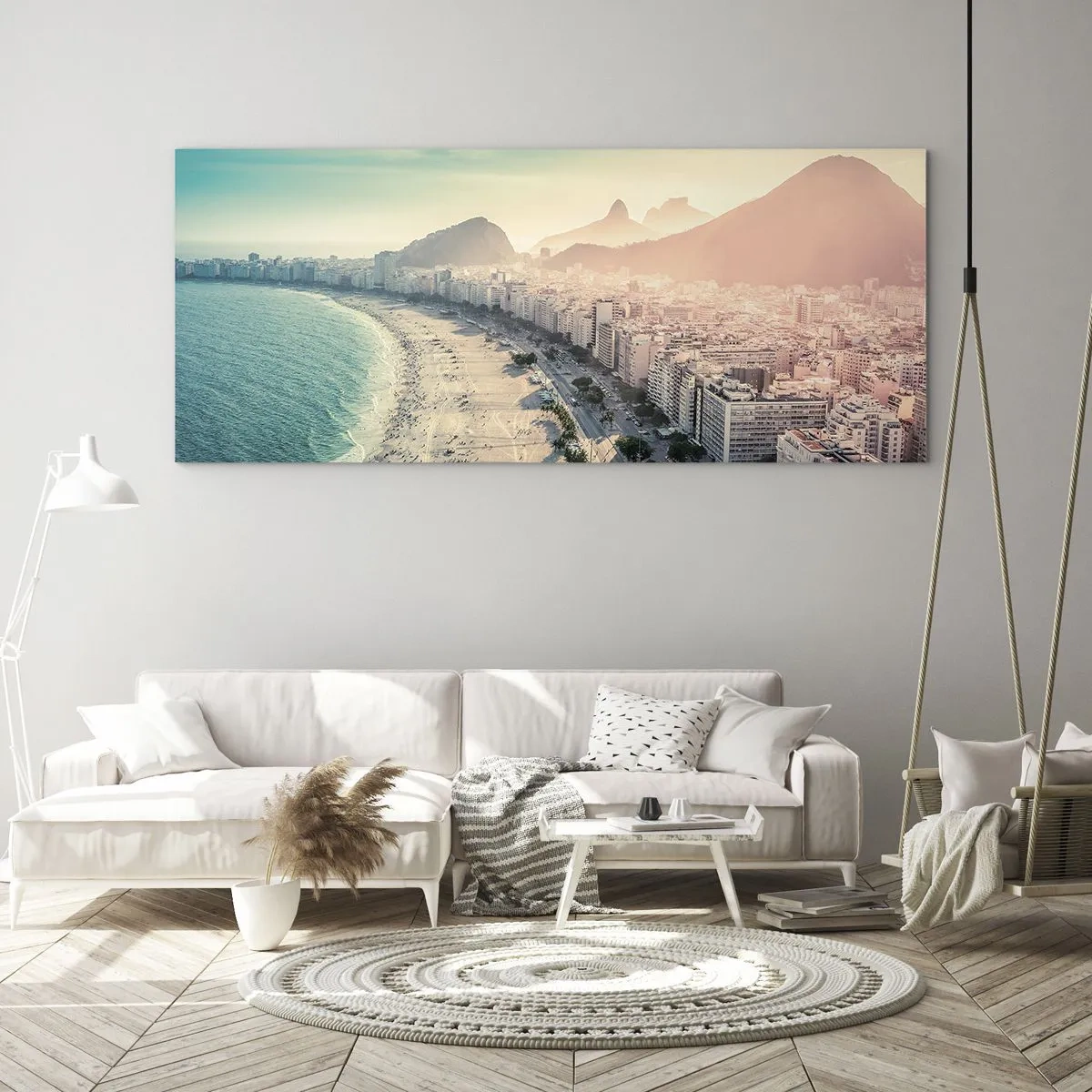 Obraz na szkle - Panorama plaży Copacabana z górami w tle w Rio de Janeiro - 120x50cm - Wieczne wakacje w Rio - Nowoczesna dekoracja ścienna do salonu i sypialni ARTTOR
