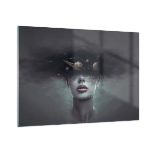 Obraz na szkle - Kobieta z planetami w miejscu głowy w surrealistycznej kompozycji - 100x70cm - A planety szaleją… - Nowoczesna dekoracja ścienna do salonu, kuchni i sypialni ARTTOR