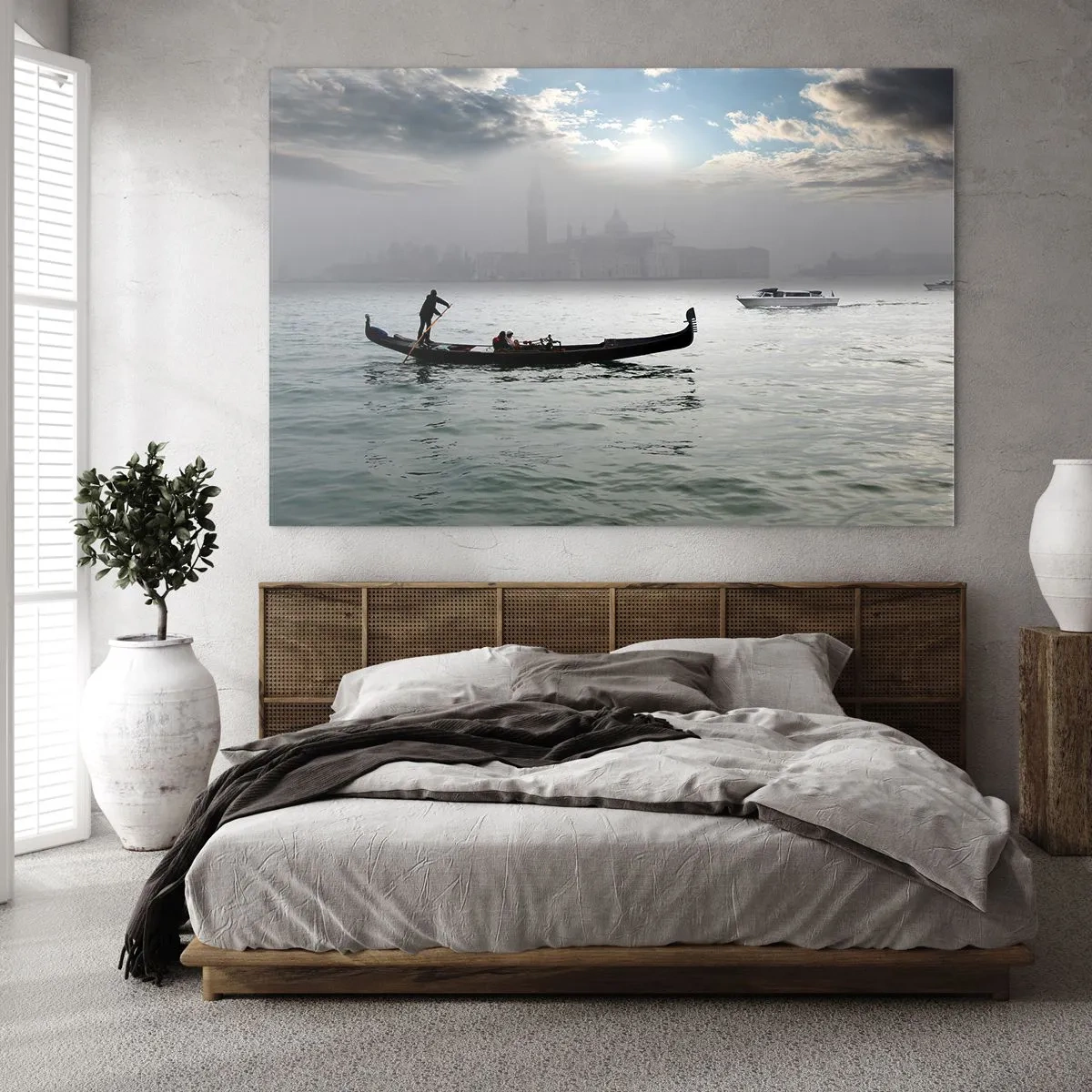 Obraz na szkle - Gondola na wodach Wenecji w mglisty poranek - 120x80cm - Bajeczne miasto z wody i mgły - Nowoczesna dekoracja ścienna do salonu, kuchni i sypialni ARTTOR