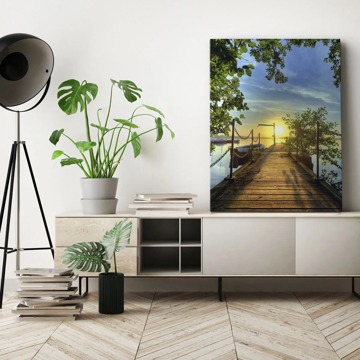 Obraz na płótnie - Pomost nad jeziorem w promieniach zachodu słońca - 70x100cm - Zachód nad wodą - Nowoczesna dekoracja ścienna do salonu i sypialni ARTTOR