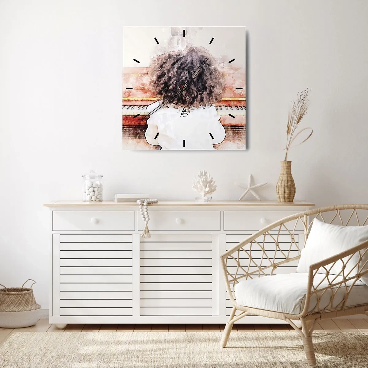 Zegar ścienny - Dziewczynka z bujnymi włosami przy fortepianie - 30x30cm - W nowym świecie - Nowoczesna dekoracja ścienna do salonu i sypialni ARTTOR