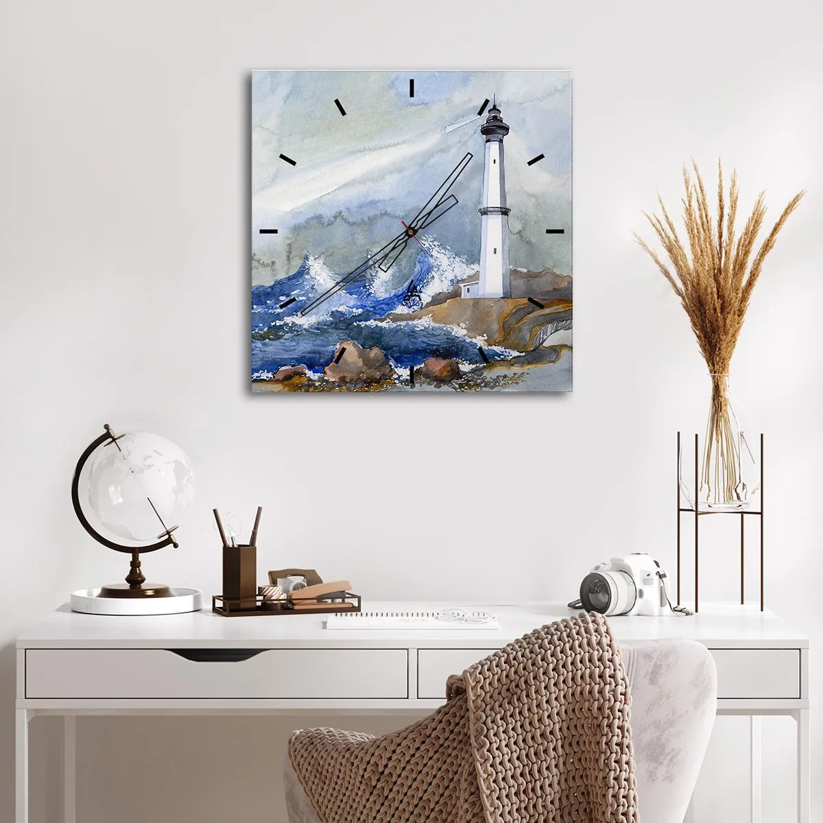 Zegar ścienny - Latarnia morska na skalistym brzegu z wzburzonym morzem - 30x30cm - Przeciwko ciemności i nawałnicy - Nowoczesna dekoracja ścienna do salonu i sypialni ARTTOR