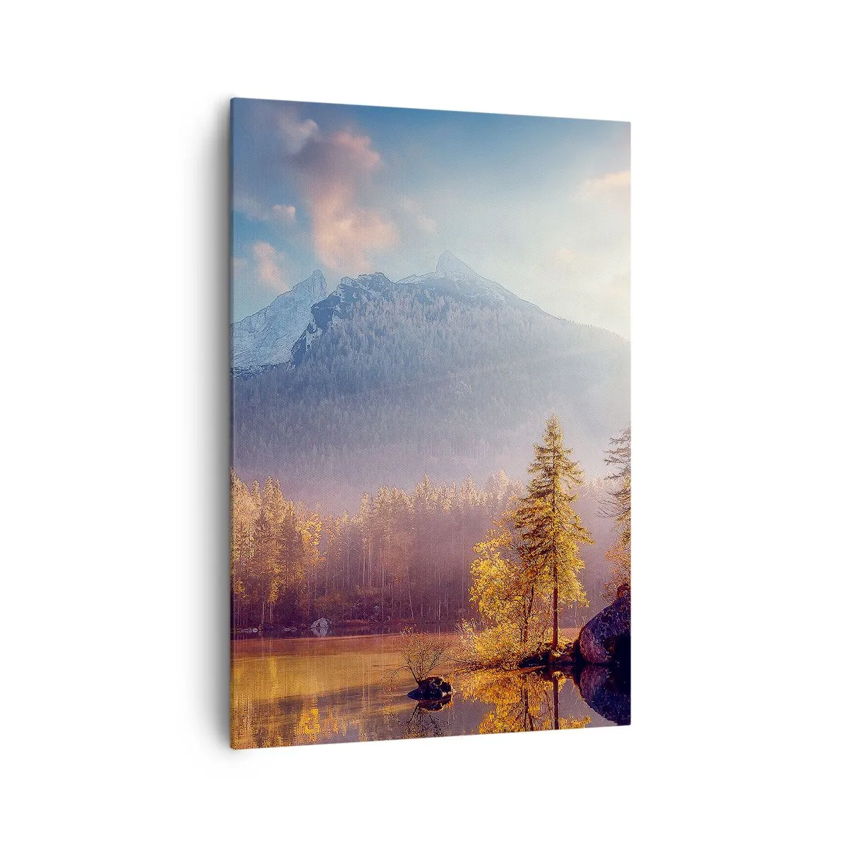 Obraz na płótnie - Malowniczy widok na górski las i jezioro o świcie - 70x100cm - W górach i dolinach - Nowoczesna dekoracja ścienna do salonu i sypialni ARTTOR