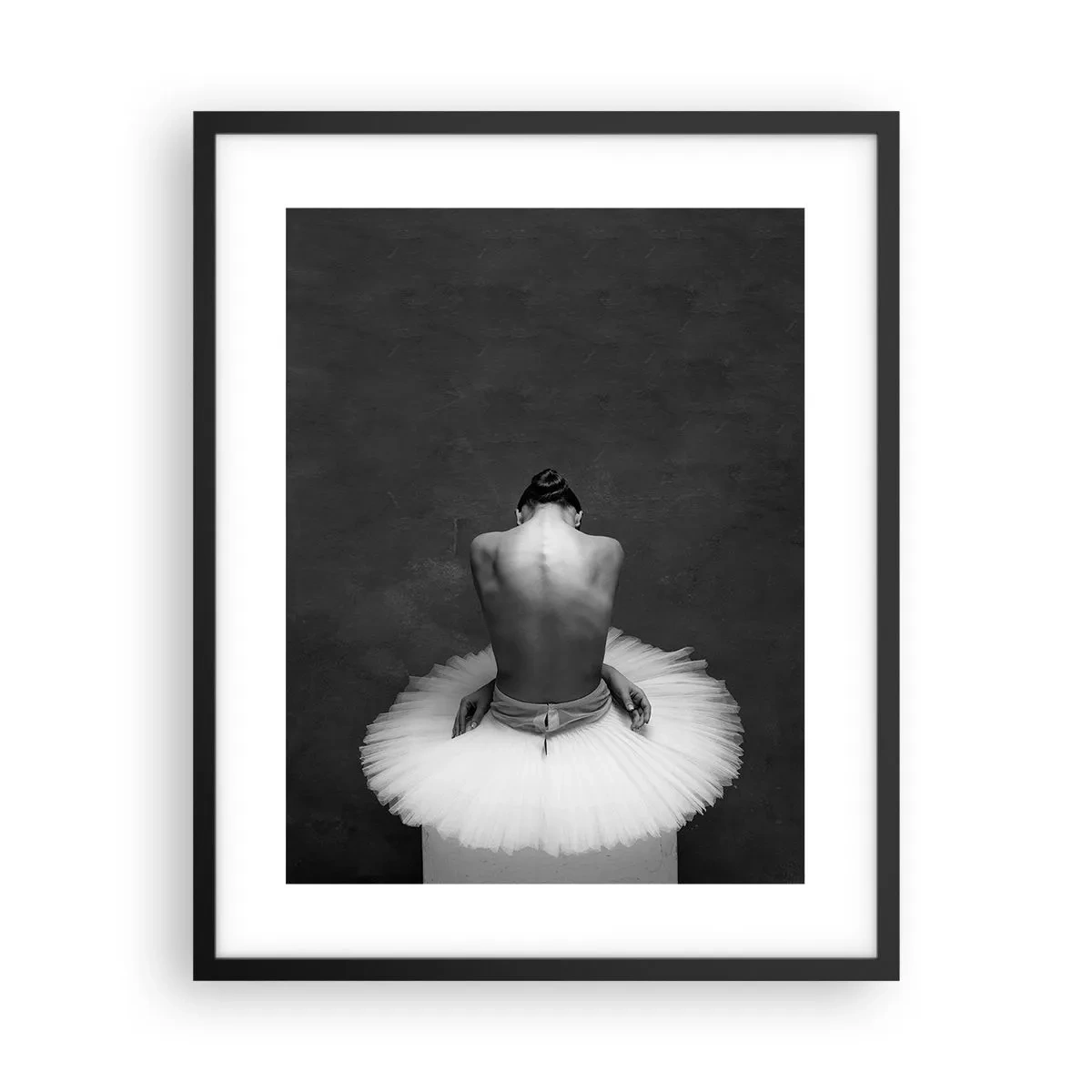 Plakat w czarnej ramie - Właśnie rozkwita - 40x50 cm