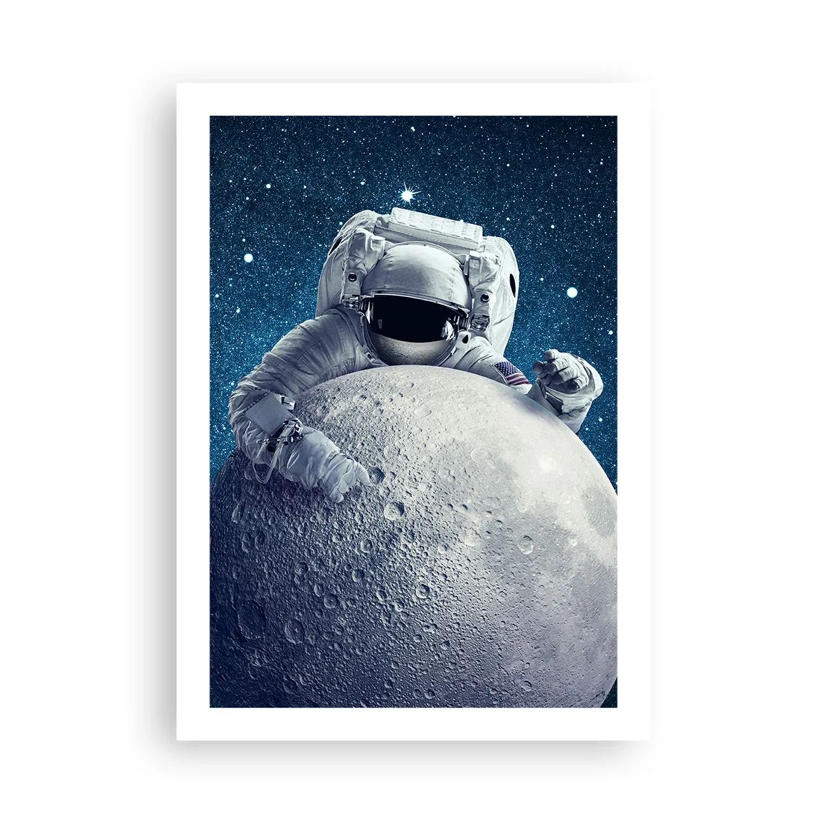 Plakat - Astronauta trzymający fragment Księżyca na tle gwiaździstego nieba - 50x70cm - Kosmiczny żartowniś - Nowoczesna dekoracja ścienna do salonu, kuchni i sypialni ARTTOR