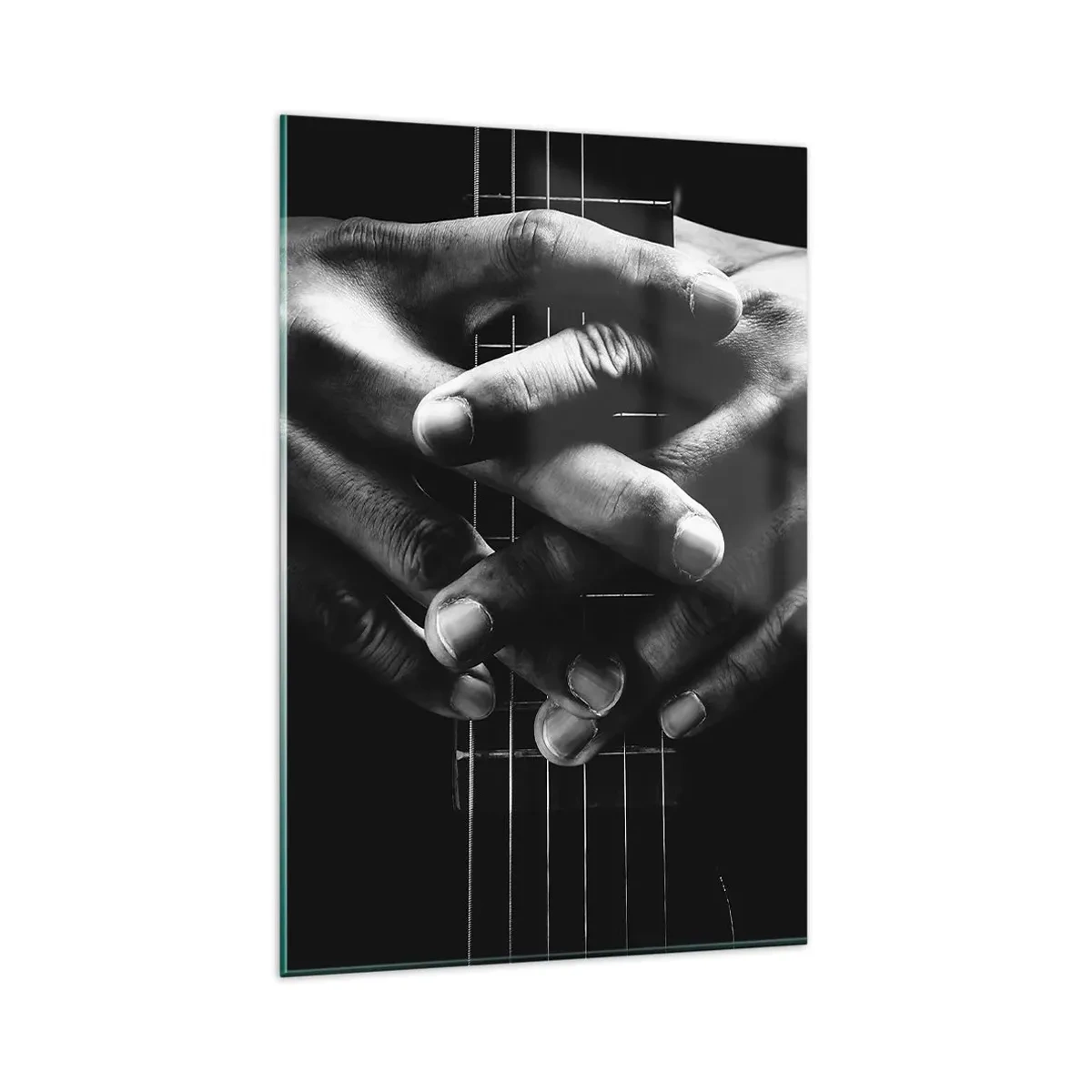 Obraz na szkle - Dłonie splecione na gitarze w monochromatycznej tonacji - 80x120cm - Modlitwa artysty - Nowoczesna dekoracja ścienna do salonu i sypialni ARTTOR