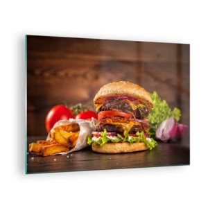 Obraz na szkle - Soczysty burger z dodatkami i frytkami na drewnianym tle - 70x50cm - Zakazany owoc - Nowoczesna dekoracja ścienna do salonu i sypialni ARTTOR