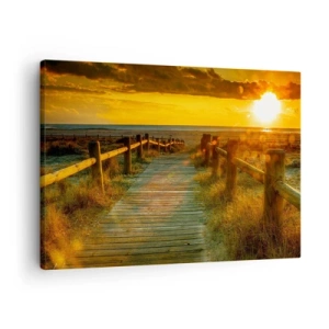 Obraz na płótnie - Drewniana ścieżka prowadząca na plażę w blasku zachodzącego słońca - 70x50cm - Skąpane w starym złocie - Nowoczesna dekoracja ścienna do salonu i sypialni ARTTOR