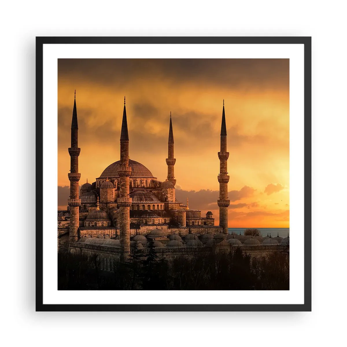 Plakat w czarnej ramie - Bóg jest wielki - 60x60 cm