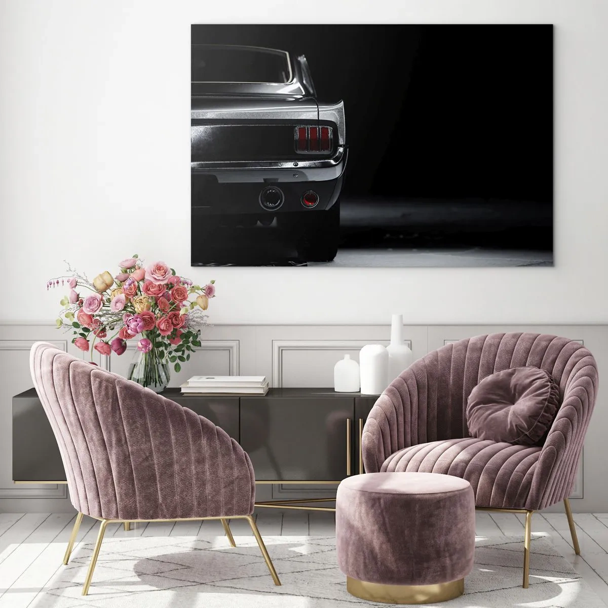 Obraz na szkle - Tył klasycznego samochodu w ciemnym, stylowym wnętrzu - 70x50cm - Czar klasyki - Nowoczesna dekoracja ścienna do salonu i sypialni ARTTOR