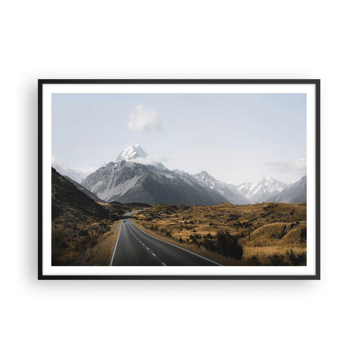 Plakat w czarnej ramie - Droga w górach otoczona malowniczym krajobrazem - 100x70cm - Droga do serca gór - Nowoczesna dekoracja ścienna do salonu i sypialni ARTTOR