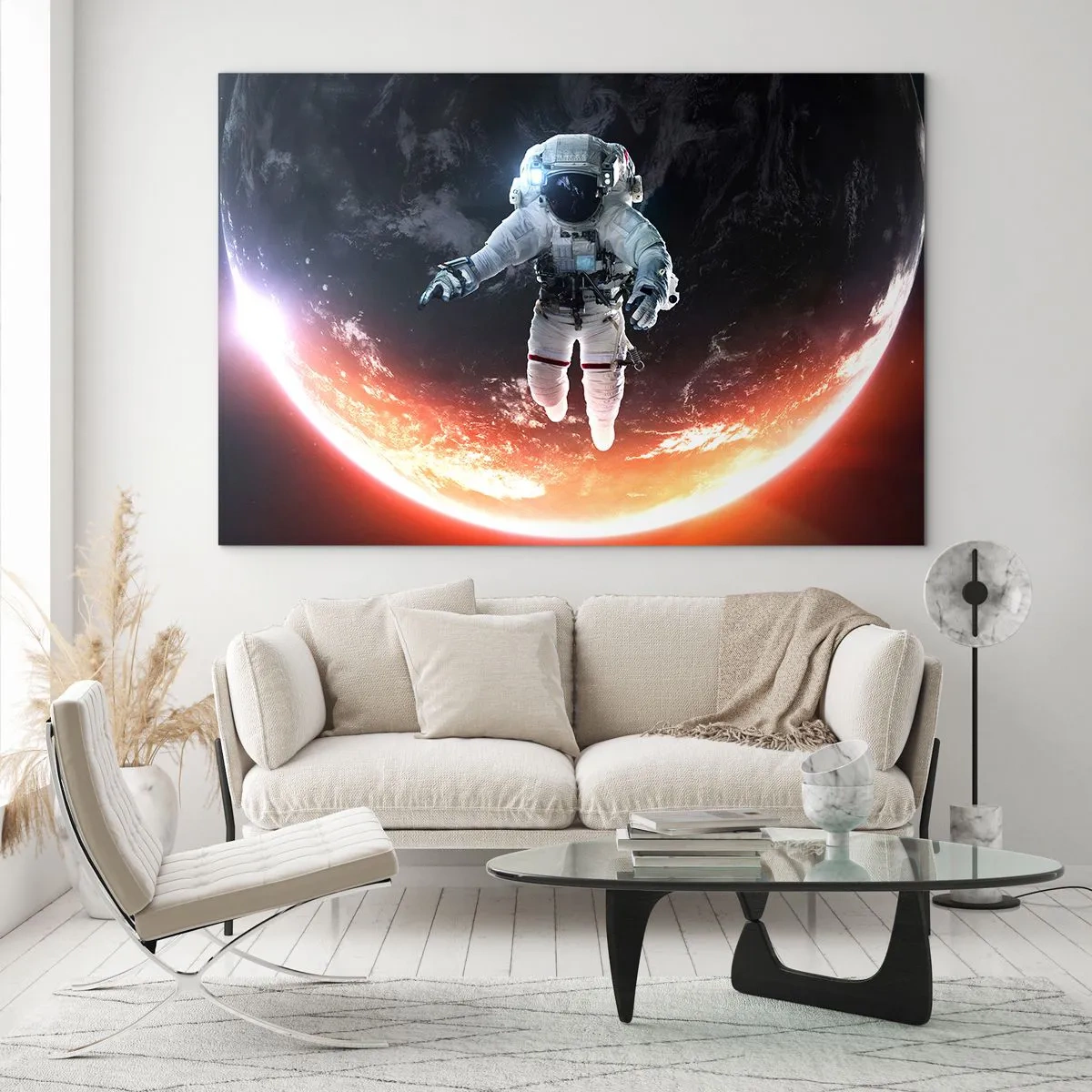 Obraz na szkle - Astronauta w przestrzeni kosmicznej na tle planety - 70x50cm - Mogę zostać jeszcze chwilę? - Nowoczesna dekoracja ścienna do salonu i sypialni ARTTOR