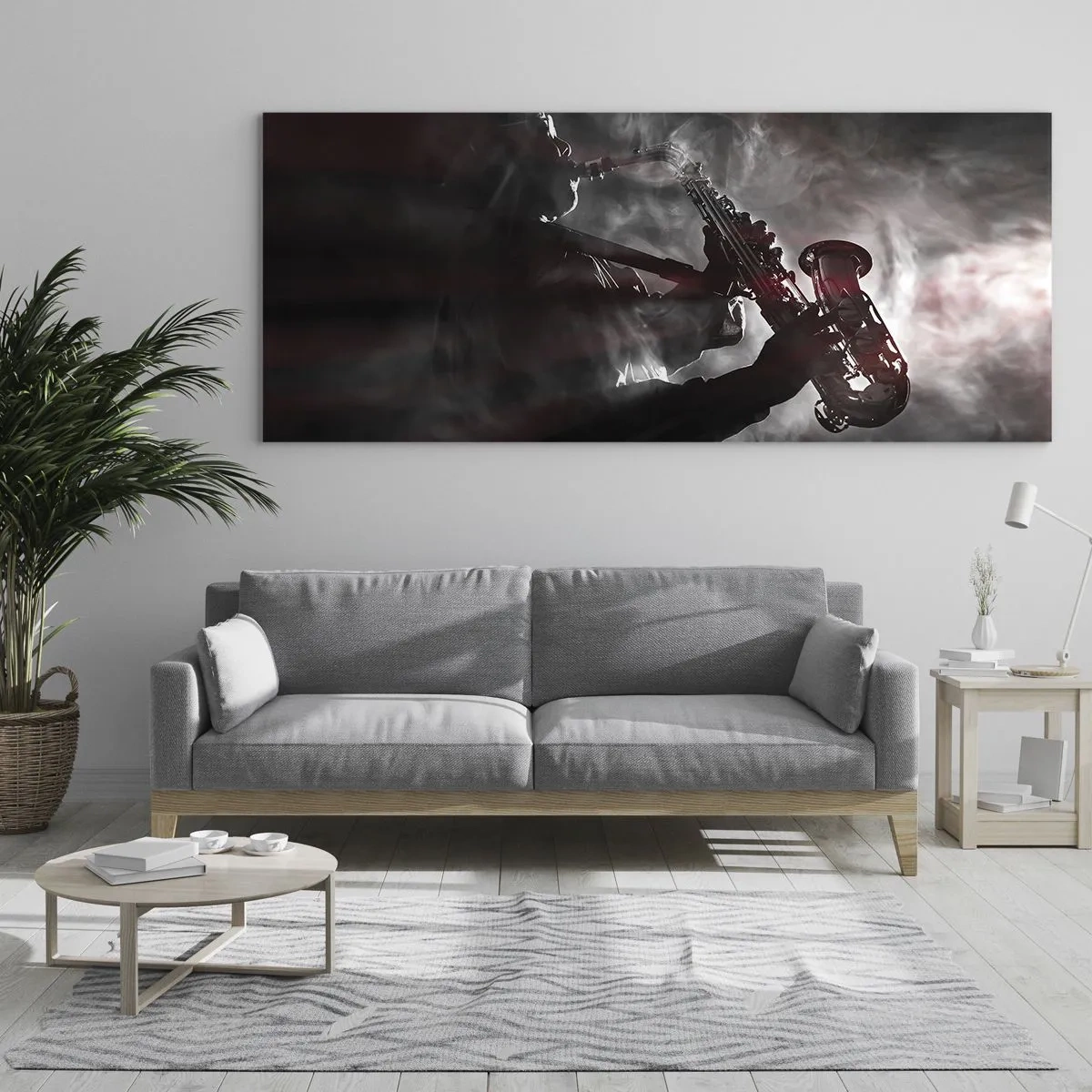 Obraz na szkle - Saksofonista w dymie na scenie w klimatycznej czerni i czerwieni - 120x50cm - W oparach jazzu - Nowoczesna dekoracja ścienna do salonu i sypialni ARTTOR
