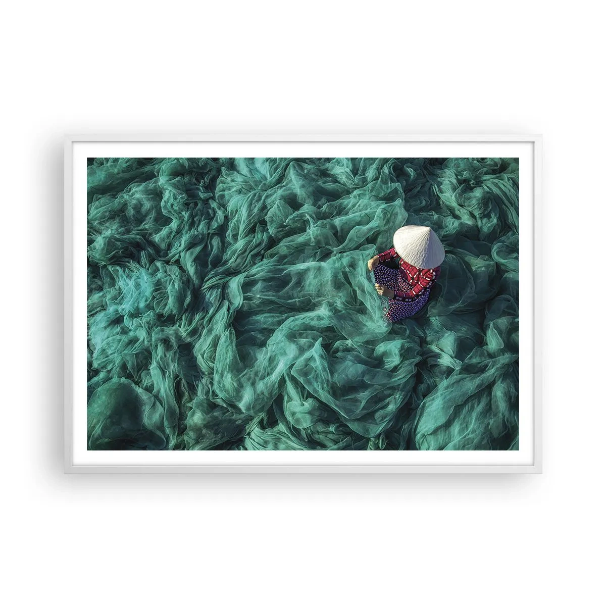 Plakat w białej ramie - W morzu sieci - 100x70 cm