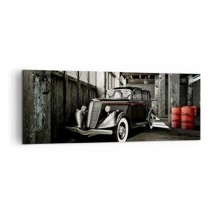Obraz na płótnie - Stylowy retro samochód w surowym magazynie - 140x50cm - Nieprzemijająca elegancja lat 30. - Nowoczesna dekoracja ścienna do salonu i sypialni ARTTOR
