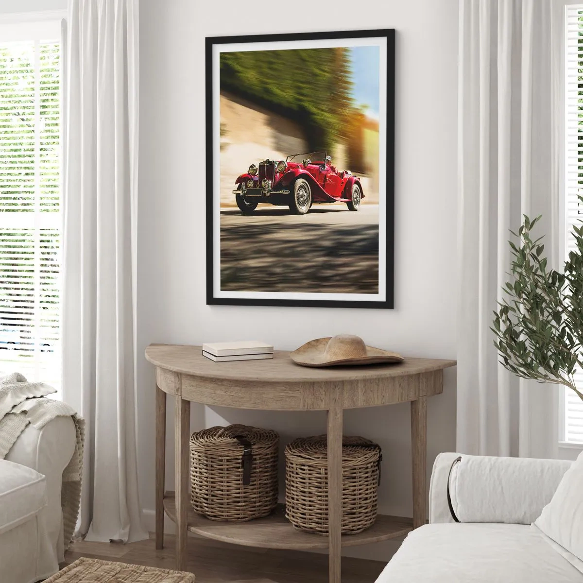 Plakat w czarnej ramie - Czerwony klasyczny samochód na tle rozmytego krajobrazu - 50x70cm - Piękniejszy niż Nike z Samotraki - Nowoczesna dekoracja ścienna do salonu i sypialni ARTTOR