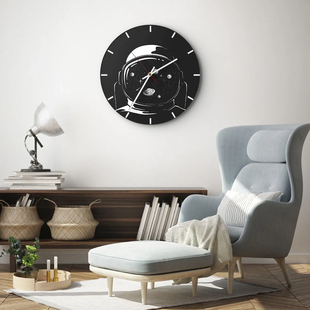 Zegar ścienny - Kosmos odbity w wizjerze hełmu astronauty - 30x30cm - Niezły widok - Nowoczesna dekoracja ścienna do salonu, kuchni i sypialni ARTTOR