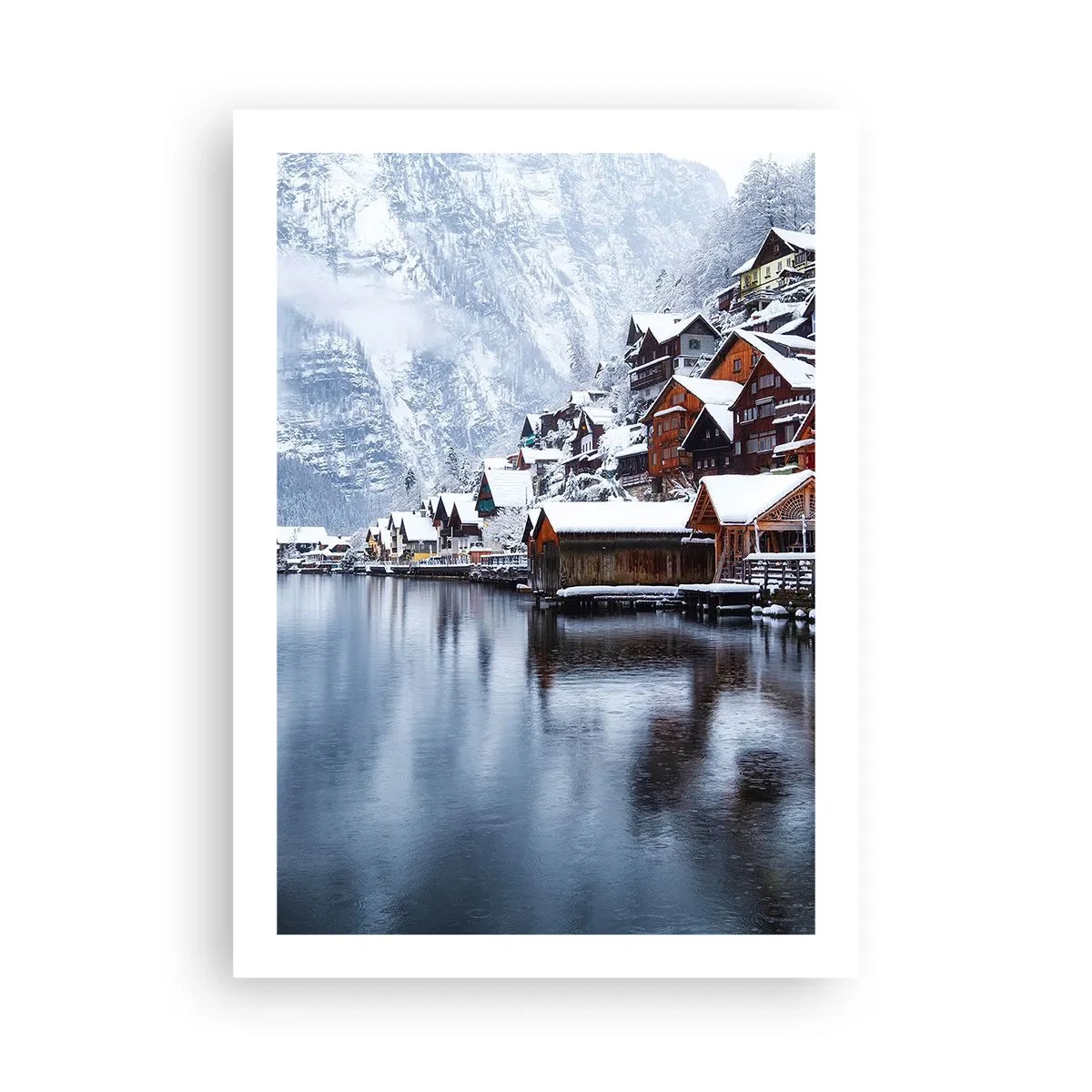 Plakat - Zimowy krajobraz górskiej wioski nad jeziorem - 50x70cm - W zimowej dekoracji - Nowoczesna dekoracja ścienna do salonu, kuchni i sypialni ARTTOR