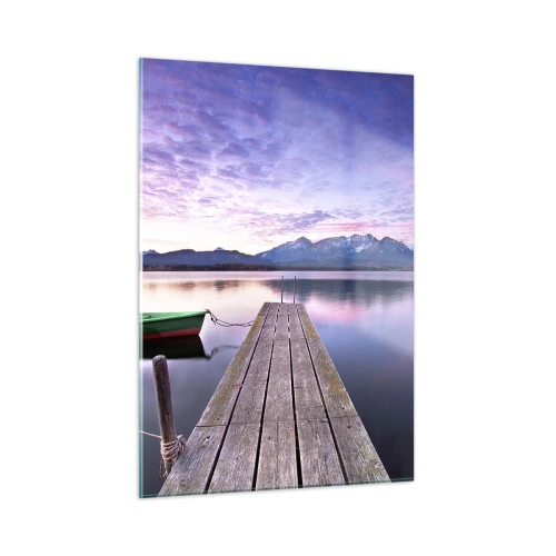 Obraz na szkle - Zielona łódź na molo z górskim tłem przy wschodzie słońca - 50x70cm - Przyjazna cisza - Nowoczesna dekoracja ścienna do salonu, kuchni i sypialni ARTTOR