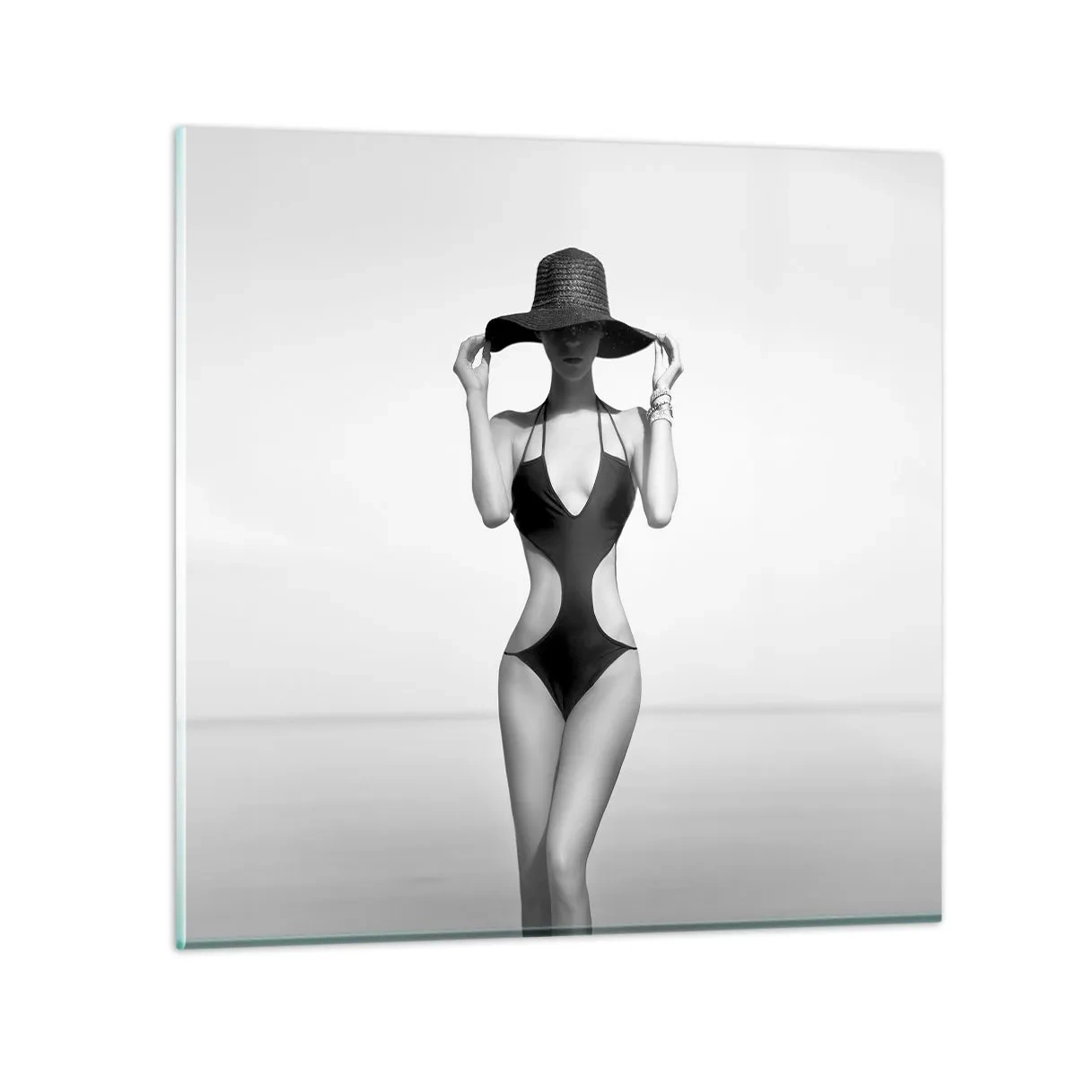 Obraz na szkle - Na imię mi: Elegancja - 50x50 cm