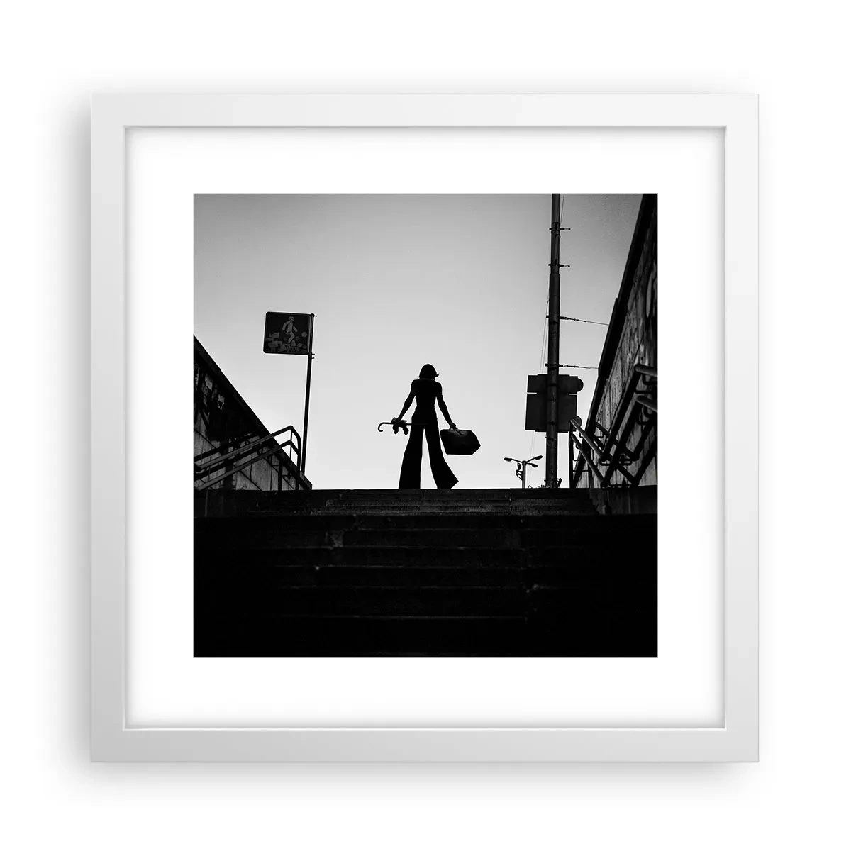 Plakat w białej ramie - Miejska wędrówka - 30x30 cm