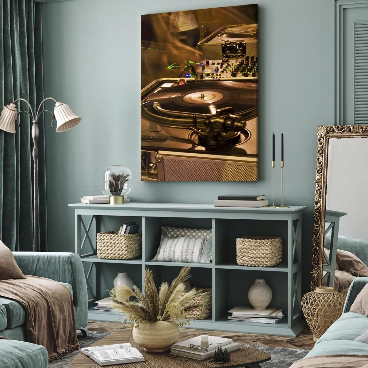 Obraz na płótnie - Sprzęt DJ z gramofonem i mikserem podczas imprezy - 80x120cm - Czujesz tę moc? - Nowoczesna dekoracja ścienna do salonu i sypialni ARTTOR