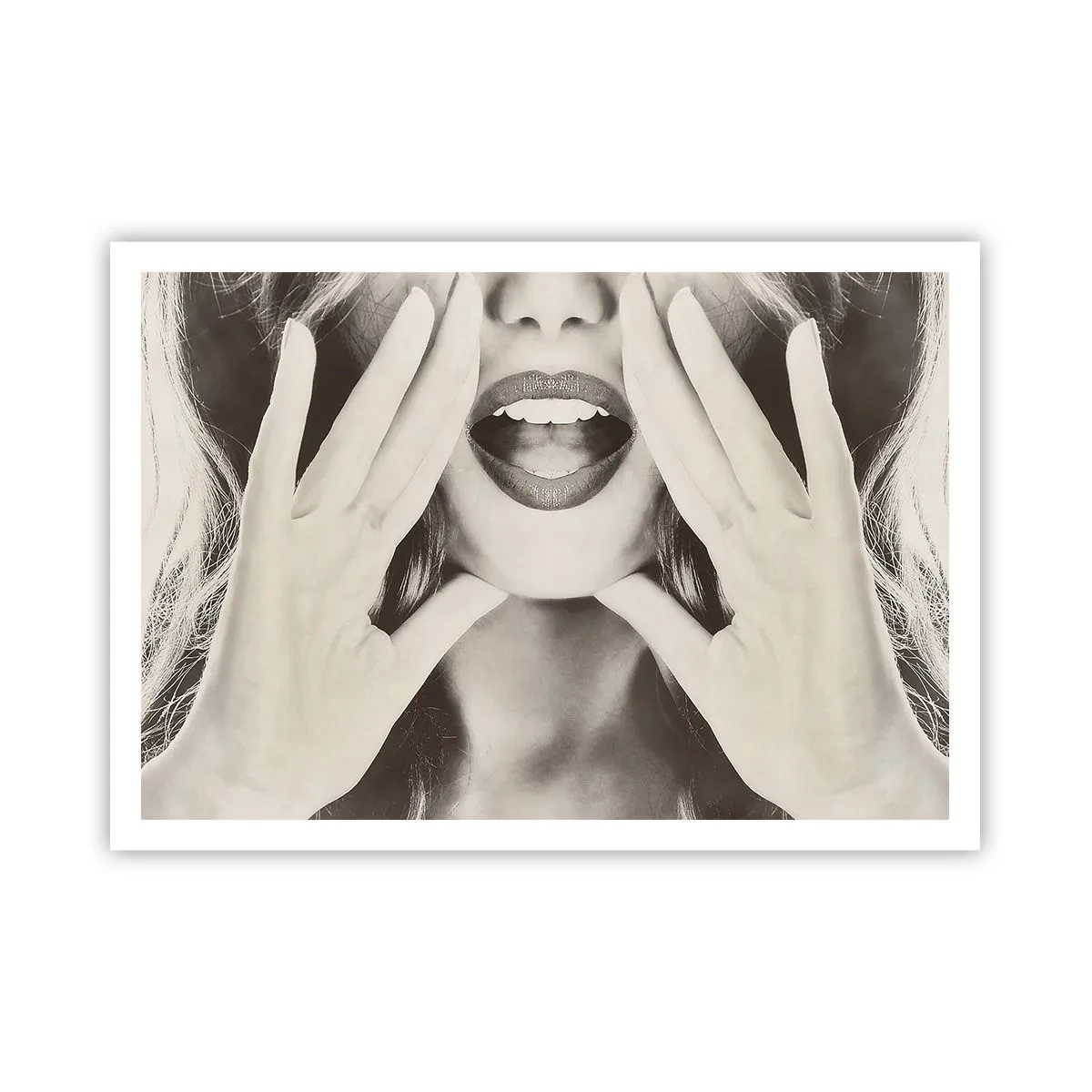 Plakat - Czarno-biały portret kobiety z wyrazistymi ustami i dłońmi - 100x70cm - Już idę! - Nowoczesna dekoracja ścienna do salonu i sypialni ARTTOR