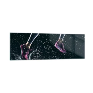 Obraz na szkle - Dynamiczne ujęcie biegu w deszczu na czarnym tle - 160x50cm - Ile sił w nogach - Nowoczesna dekoracja ścienna do salonu i sypialni ARTTOR