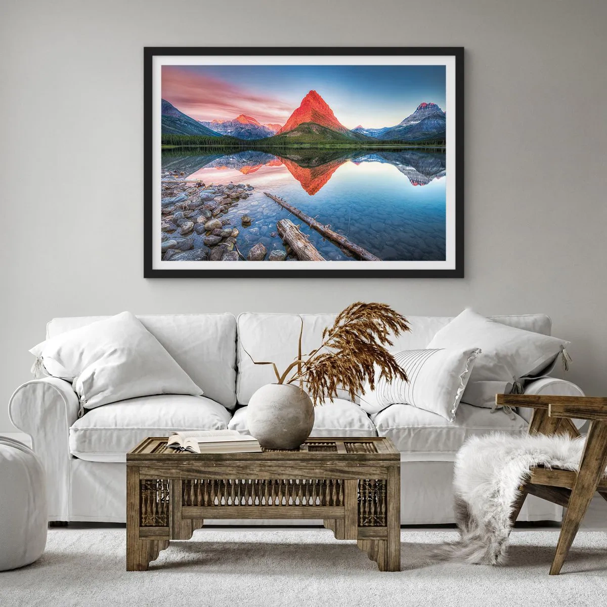 Plakat w czarnej ramie - Góra odbijająca się w jeziorze o zachodzie słońca - 70x50cm - Żar i chłód - Nowoczesna dekoracja ścienna do salonu i sypialni ARTTOR