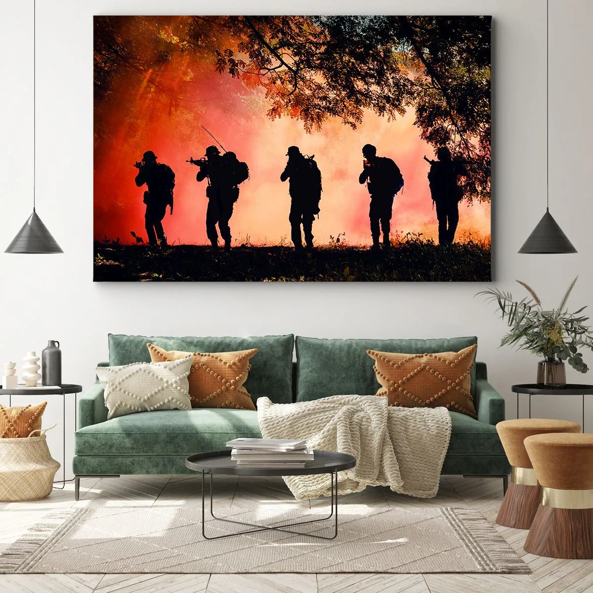 Obraz na płótnie - Sylwetki żołnierzy w lesie na tle pomarańczowego nieba - 70x50cm - …Wszyscy za jednego. - Nowoczesna dekoracja ścienna do salonu i sypialni ARTTOR