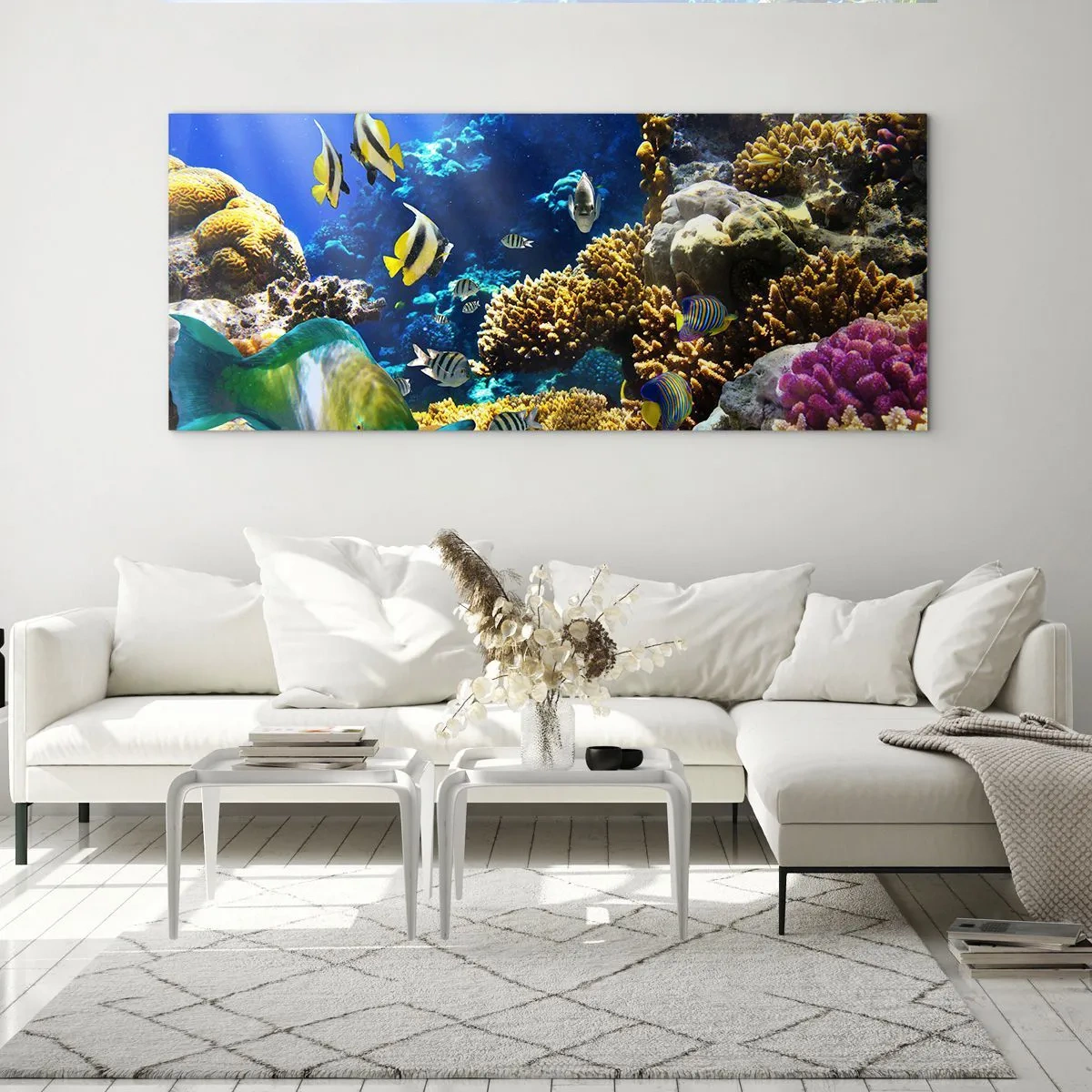 Obraz na szkle - Kolorowa rafa koralowa z tropikalnymi rybami w głębinach oceanu - 160x50cm - Duży ruch na wakacyjnym szlaku - Nowoczesna dekoracja ścienna do salonu i sypialni ARTTOR